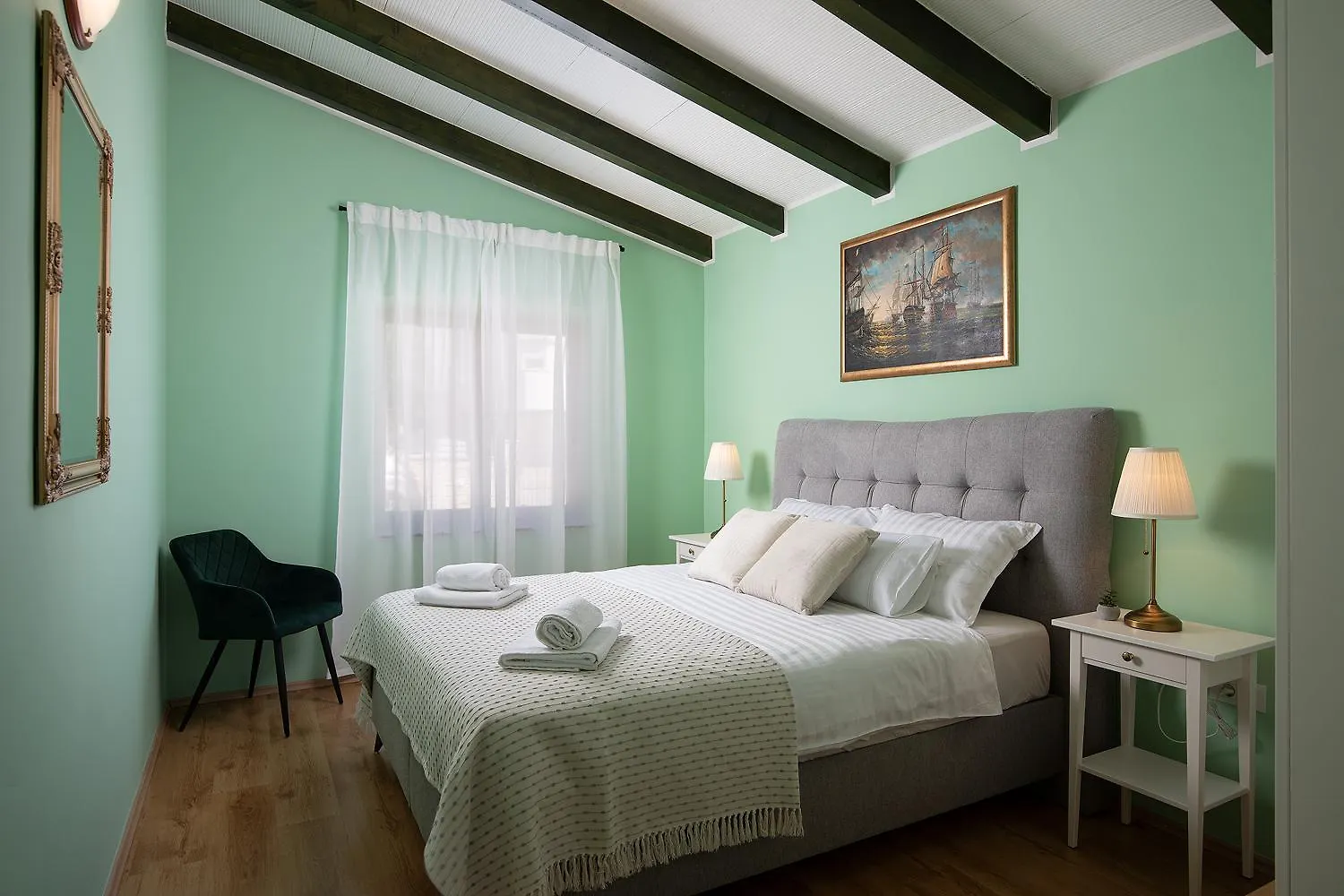 Modern Stone House With Flowers & Playground Medolino Appartamento